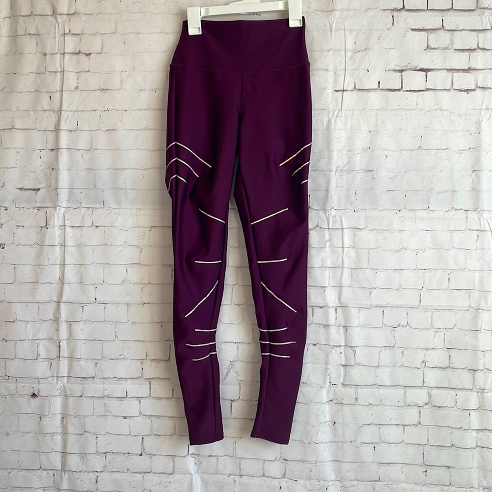 ALO leggings in XS